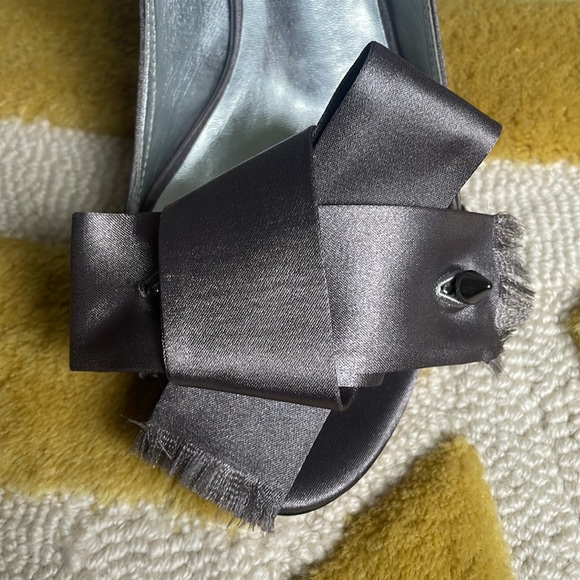 Report Signature Satin Heels Size 8 - Picture 5 of 5